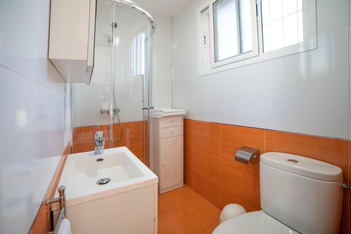 Bonito Apartamento Con Terraza - Pedregalejo Playa マラガ エクステリア 写真