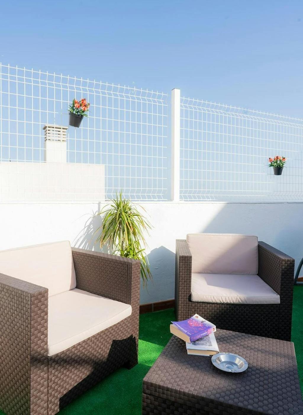 Bonito Apartamento Con Terraza - Pedregalejo Playa マラガ エクステリア 写真